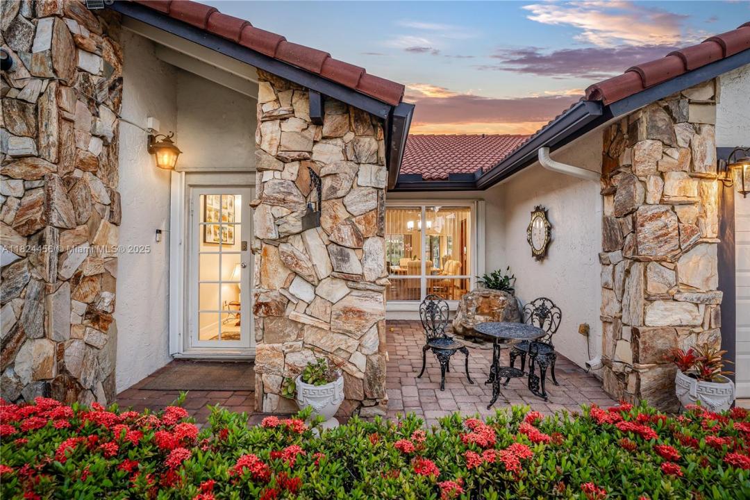 1460 NW 99th Ave, Plantation, FL 33322