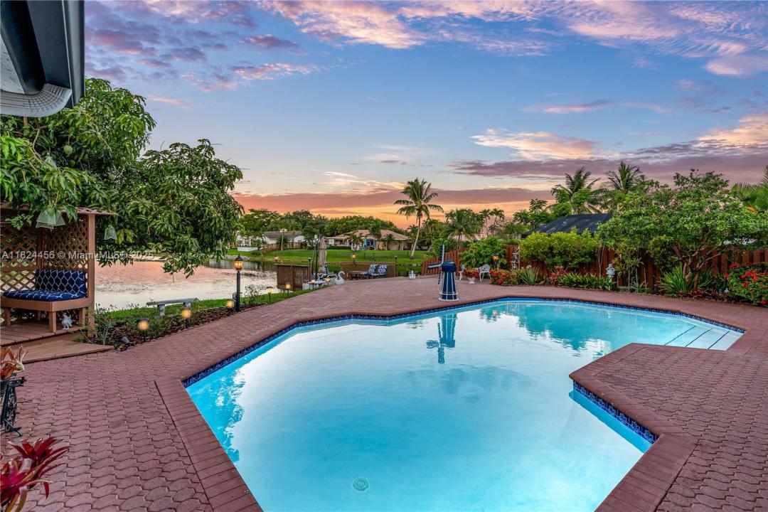 1460 NW 99th Ave, Plantation, FL 33322