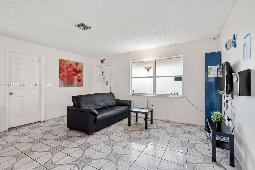 1112 NE 5th Ave, Fort Lauderdale, FL 33304