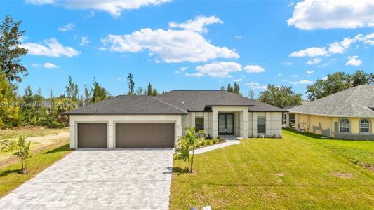 225 NE 8th Terr, Cape Coral, FL 33909