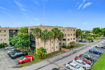 8635 NW 8th St 103, Miami, FL 33126