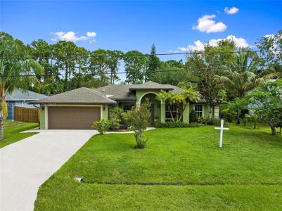 1025 SW Placetas Ave, Port St. Lucie, FL 34953