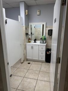 6042-6072 W oakland park, Sunrise, Florida 33313