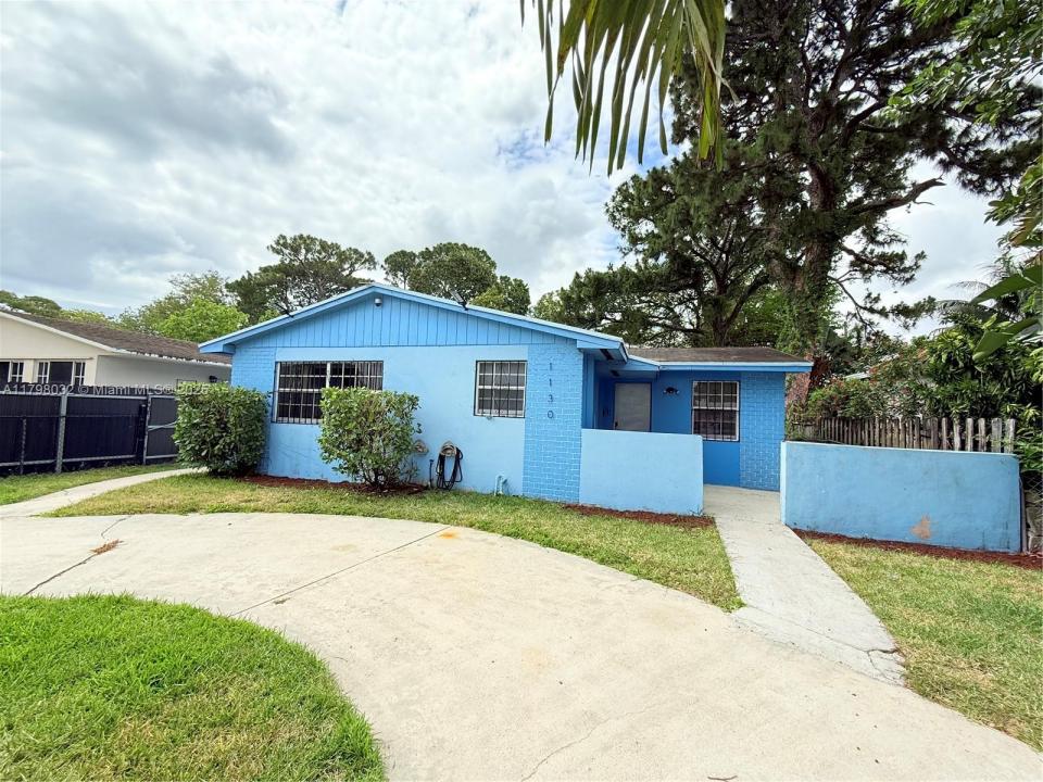 1130 Kasim St, Opa-Locka, FL 33054