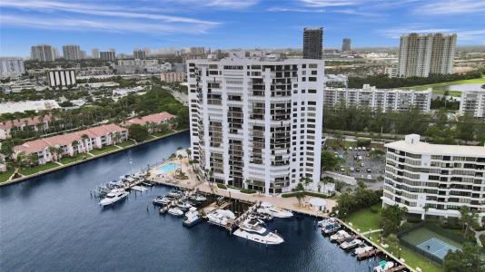 300 Three Islands Blvd 807, Anchor Bay Club, Hallandale Beach, 佛罗里达州 33009, 美国