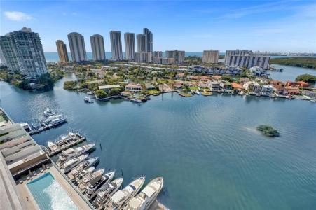 400 Sunny Isles Blvd 2005, Sunny Isles Beach, Floryda 33160, USA