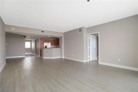 15051 ROYAL OAKS LN 2106, North Miami Beach, Floryda 33181, USA