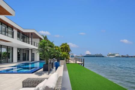 1957 Harbourview Dr, Fort Lauderdale, Florida 33316