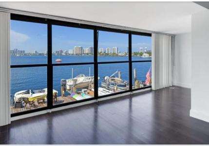 2769 NE 165th Ter 25, Leeward Point Condo, North Miami Beach, Floryda 33160, USA