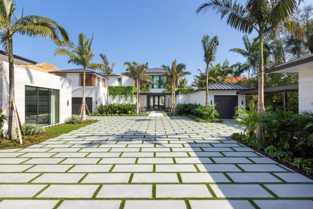 2415 Casas De Marbella Drive, Palm Beach Gardens, Florida 33410