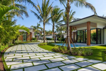 2415 Casas De Marbella Drive, Palm Beach Gardens, Florida 33410