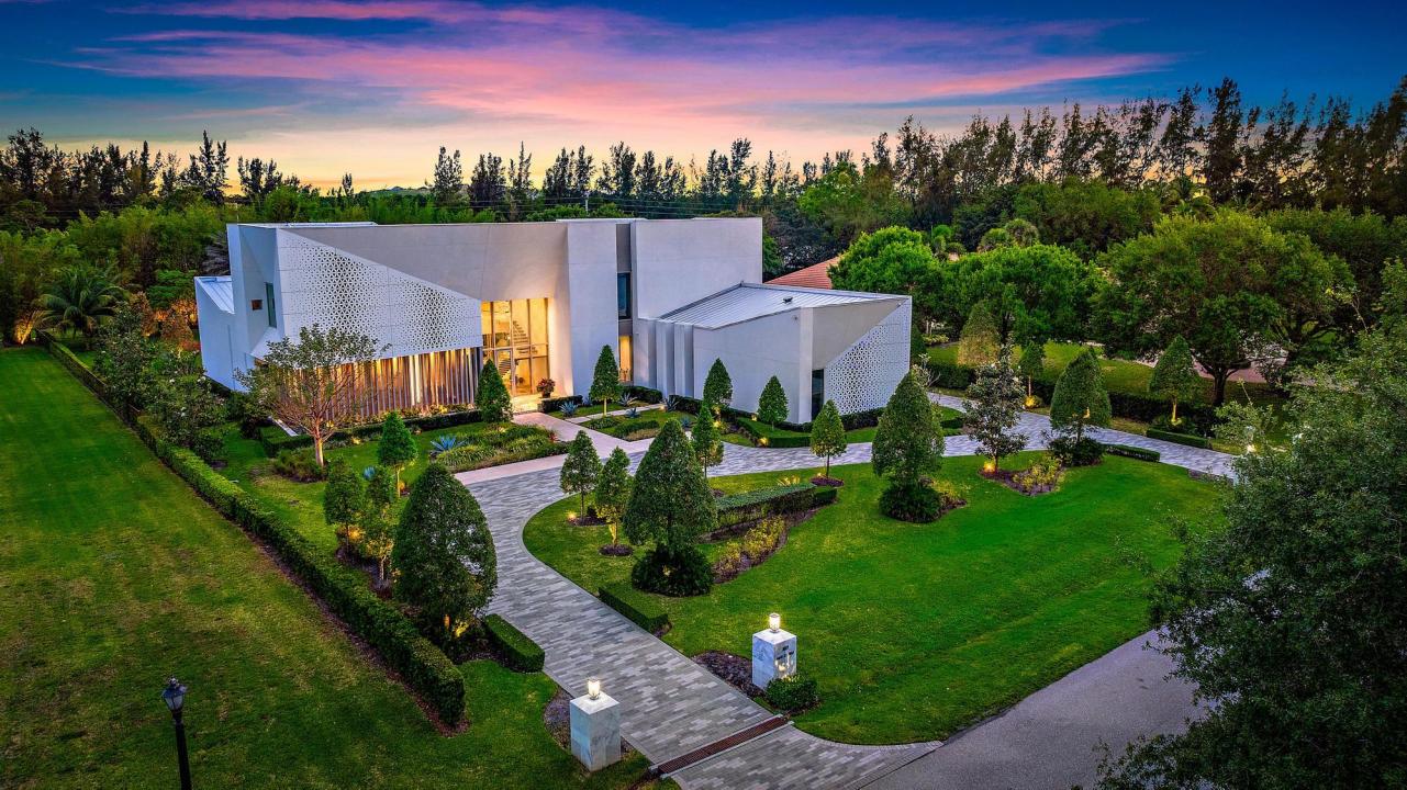 8119 Man O War Road, Palm Beach Gardens, Florida 33418