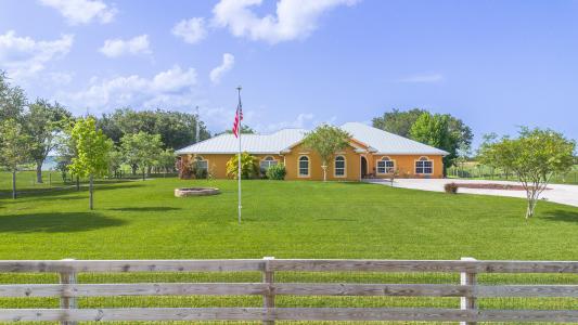 7611 SW 21st Parkway, Okeechobee, Floride 34974, États-Unis