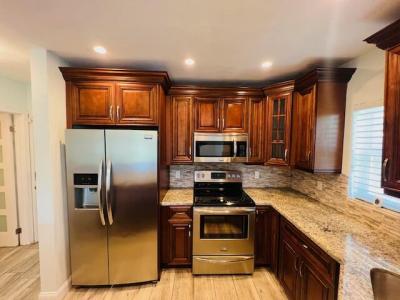 1120 99th Street 301, CLUB OF BAY HARBOR, Bay Harbor Islands, Florida 33154, HOA KỲ