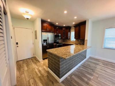 1120 99th Street 301, CLUB OF BAY HARBOR, Bay Harbor Islands, Florida 33154, HOA KỲ