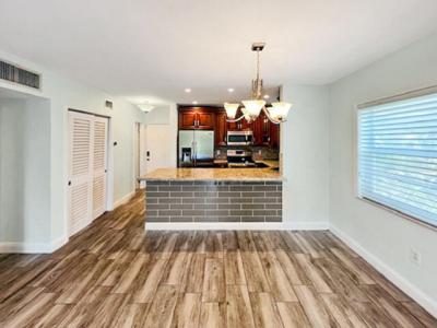 1120 99th Street 301, CLUB OF BAY HARBOR, Bay Harbor Islands, Florida 33154, HOA KỲ