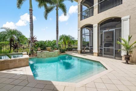 108 SE Via San Ramone, Port Saint Lucie, Flórida 34984, Estados Unidos