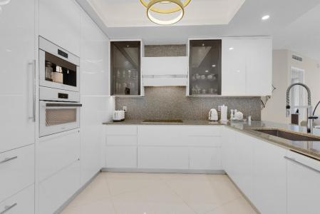 15811 Collins Avenue 2207, Sunny Isles Beach, Florida 33160