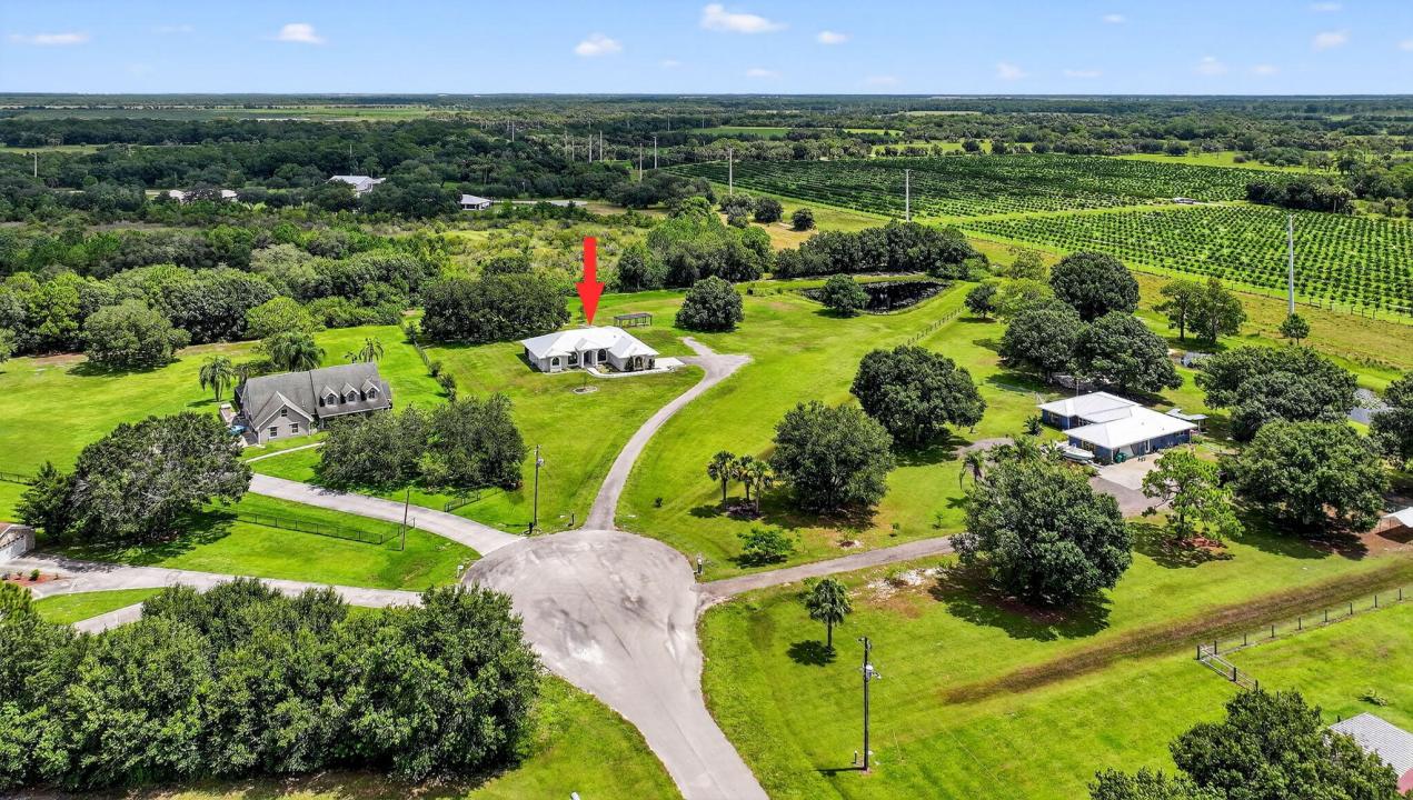 5890 NE 56th Parkway, Okeechobee, Floride 34972, États-Unis
