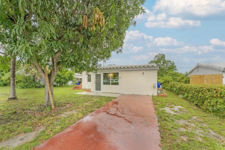 17570 NE 19th Avenue, North Miami Beach, Floryda 33162, USA