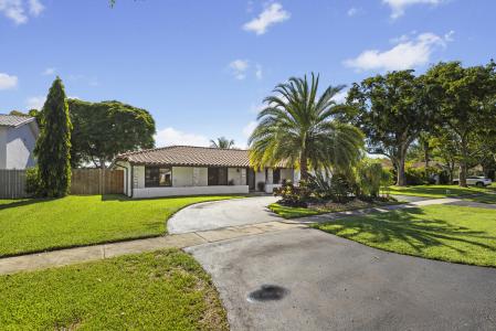 1700 SW 72nd Avenue, Plantation, Floride 33317, États-Unis