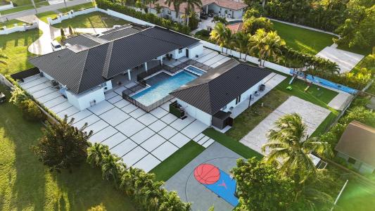 365 NW 132nd Ave, Miami, פלורידה 33182, ארצות הברית של אמריקה