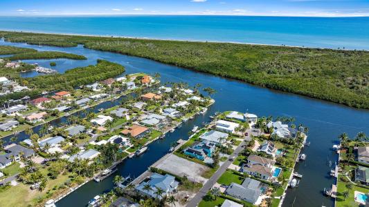 8531 SE Driftwood Street, Hobe Sound, Florida 33455