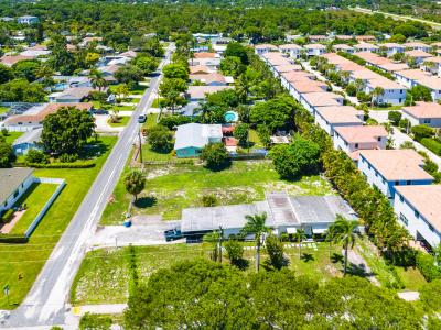 3650 SE 2nd Court, Boynton Beach, Florida 33435