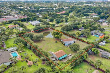 8781 N Virgina Avenue, Palm Beach Gardens, Florida 33418