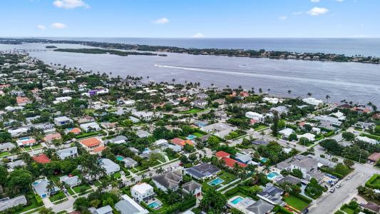 225 Bloomfield Drive, West Palm Beach, Florida 33405