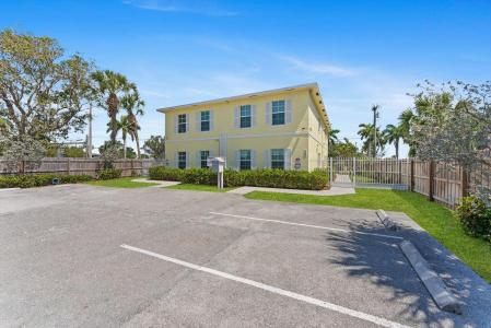 56 12MKUJQH6OCD 12th Street, Riviera Beach, Floryda 33404, USA