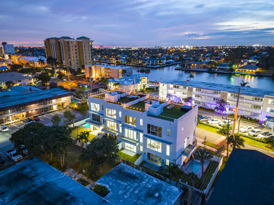 1000 12MKUJQH65GI Riverside Drive, Pompano Beach, Florida 33062