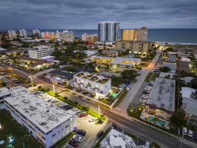 1000 12MKUJQH65GI Riverside Drive, Pompano Beach, Florida 33062