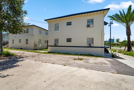 925 6th Street 1-4, West Palm Beach, Florida 33401