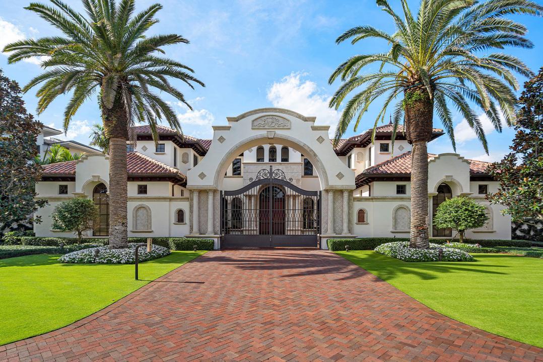 2055 Royal Palm Way, Boca Raton, Florida 33432