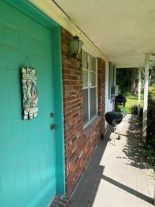 2141 B Road Cottage, Loxahatchee Groves, Florida 33470