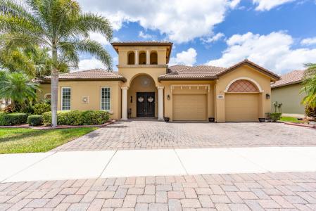 885 SW Grand Reserves Boulevard, THE VINEYARDS, Port Saint Lucie, Florida 34986