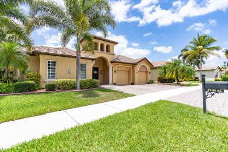 885 SW Grand Reserves Boulevard, THE VINEYARDS, Port Saint Lucie, Florida 34986