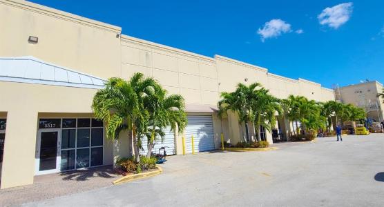 5501 N Nob Hill Rd 5513 & 5517, Sunrise, Florida 33351