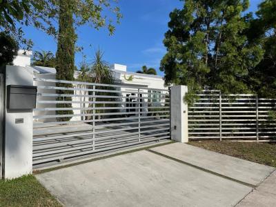 9007 NE 10th Ave, Miami, Флорида 33138, Соединенные Штаты