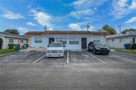 210 -216 NE 40th St, Oakland Park, Флорида 33334, Соединенные Штаты