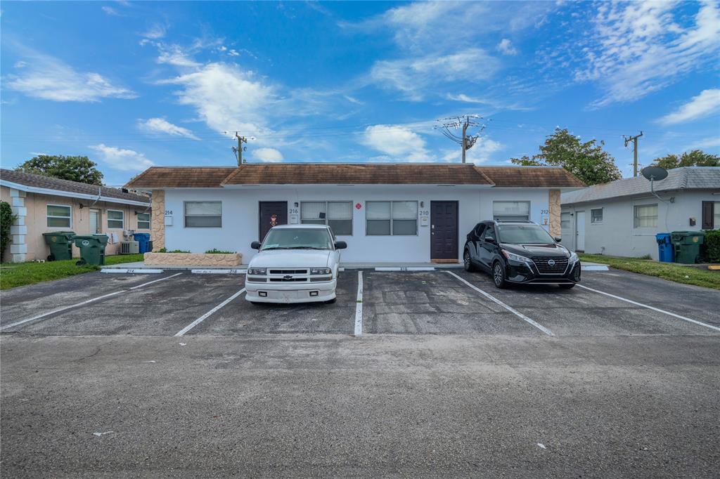 210 -216 NE 40th St, Oakland Park, Флорида 33334, Соединенные Штаты