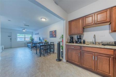 210 -216 NE 40th St, Oakland Park, Флорида 33334, Соединенные Штаты