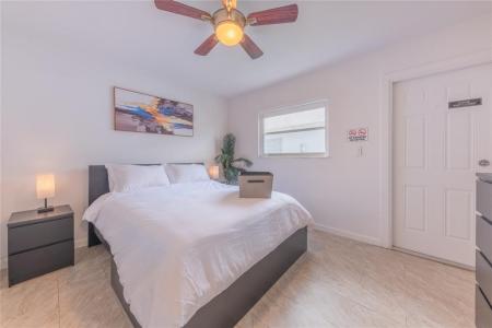 210 -216 NE 40th St, Oakland Park, Флорида 33334, Соединенные Штаты