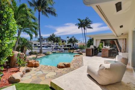 1940 Waters Edge, Pompano Beach, Florida 33062