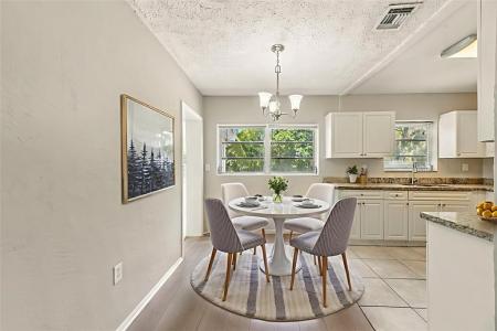 1985 NE 177th St, North Miami Beach, Floryda 33162, USA