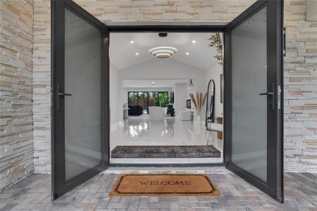 2748 NW 9th Ln, Jenada Villas, Wilton Manors, פלורידה 33311, ארצות הברית של אמריקה 