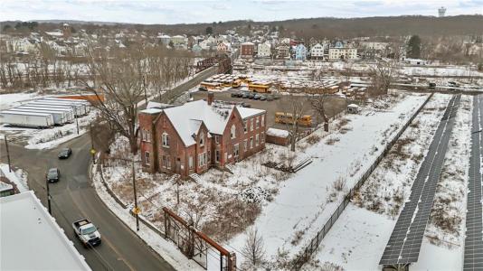 85 Fairmount Street, Woonsocket, RI 02895, USA