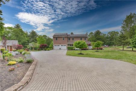 34 Ledgefield Road, Scituate, Rhode Island 02857