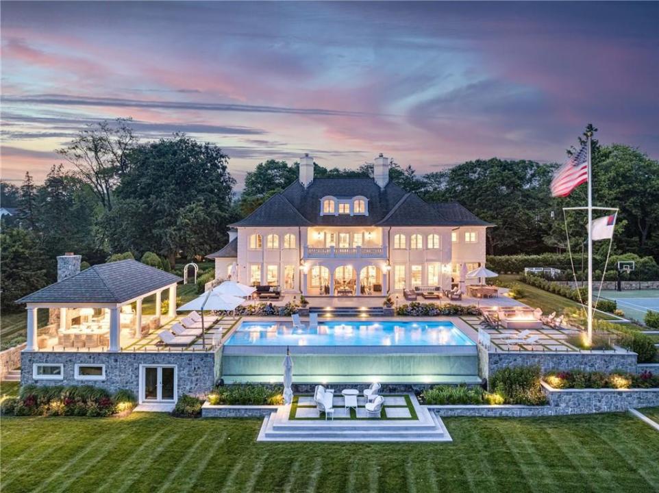 85 Nayatt Road, Barrington, Rhode Island 02806